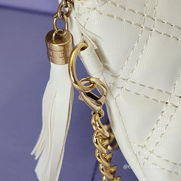 White And Gold Quilted Diamond Pattern Gold Tassel Clutch And Crossbody Purse ๐ - Picture 7 of 9